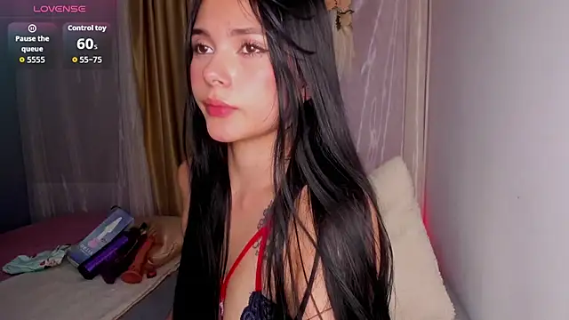 Aili queen online show from July 28, 2026, 3:21 pm