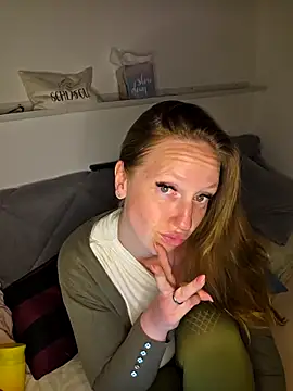 SweetGermanAlina online show from May 10, 2026, 7:38 pm