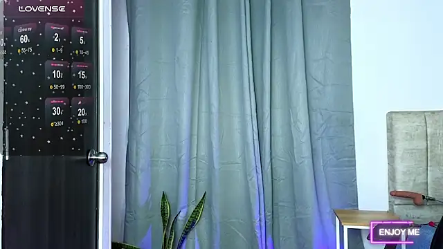 megangil  online show from May 21, 2026, 9:17 am