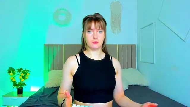 Cutie blushh online show from May 21, 2026, 12:24 pm
