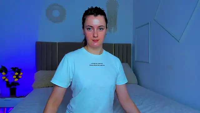Cutie blushh online show from May 27, 2026, 12:12 pm