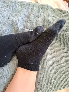 Midnight Feet online show from April 30, 2026, 9:49 am