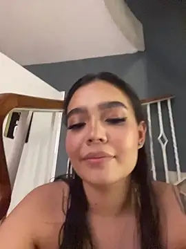 miadecker online show from July 26, 2026, 12:01 pm
