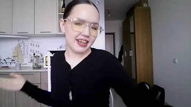 LannieCam online show from May 25, 2026, 10:03 am