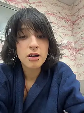 Evelin Hellsing online show from June 9, 2026, 11:44 am