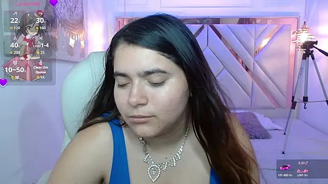 Laurha  online show from July 16, 2026, 7:33 pm
