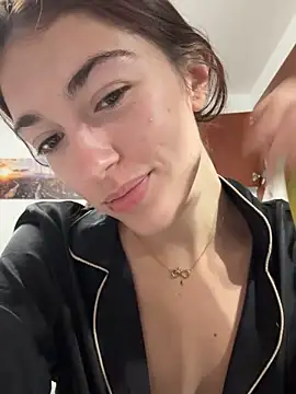 AdrianaSolerr online show from April 30, 2026, 9:19 pm