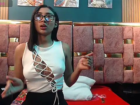 Snapshot of Mia_konor06 chatting on May 8, 2026, 11:03 am Mia konor06 online show from May 8, 2026, 11:03 am
