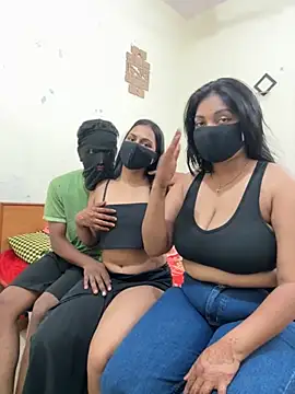 MUSKANHOTCOUPLE online show from May 30, 2026, 5:47 am