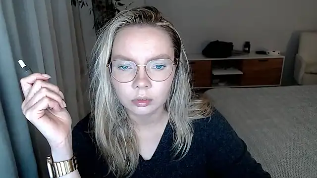 PolinaXXXXXJones online show from June 10, 2026, 6:31 pm