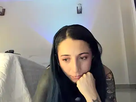 EvangelineLoveee online show from June 26, 2026, 3:12 am