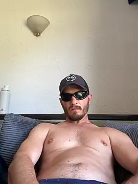 Snapshot of Oliverhnt chatting on May 26, 2026, 11:19 am Oliverhnt online show from May 26, 2026, 11:19 am