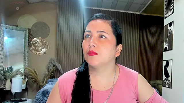 BBWLuxuryMuse online show from June 4, 2026, 11:15 am