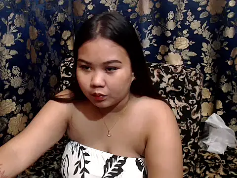 hotchickgirl online show from May 24, 2026, 9:31 am