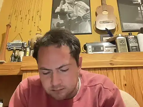 alecsgzz online show from May 18, 2026, 2:23 am