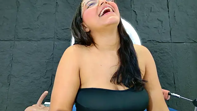 JessiBannkss online show from June 1, 2026, 1:00 pm