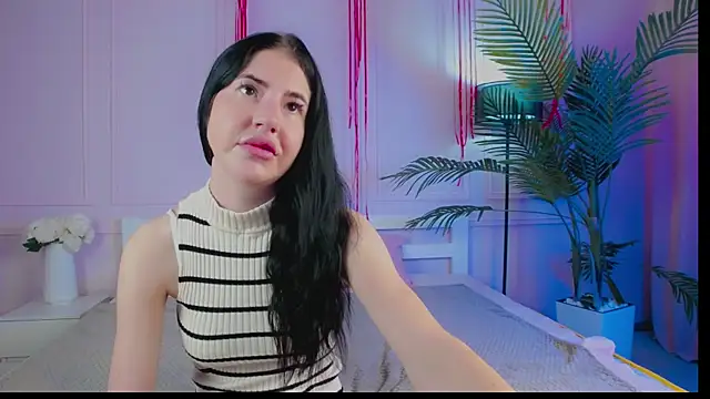 Snapshot of Emily_xoo chatting on May 27, 2026, 2:13 pm Emily xoo online show from May 27, 2026, 2:13 pm