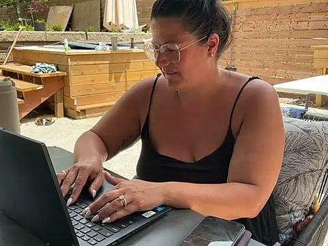 Madamebeton online show from June 24, 2026, 5:33 pm