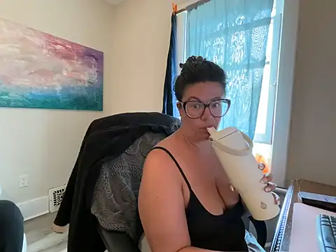 Madamebeton online show from June 9, 2026, 6:20 pm