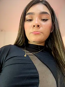 Mia Rodriguezz  online show from May 15, 2026, 3:26 am