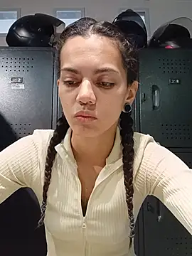 Snapshot of VeroJenkins_ chatting on August 6, 2026, 12:55 pm VeroJenkins online show from August 6, 2026, 12:55 pm