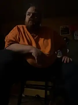 Snapshot of Bigfarmdaddy69 chatting on May 9, 2026, 11:46 am Bigfarmdaddy69 online show from May 9, 2026, 11:46 am