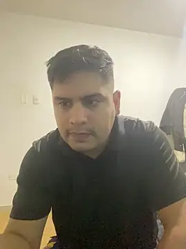 MenSexPeru online show from May 3, 2026, 3:44 am