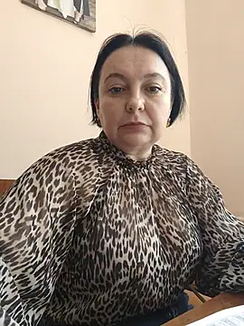 EmmaEmmy40 online show from June 3, 2026, 10:27 am