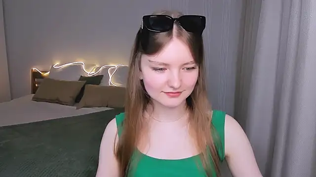 LookEva online show from May 16, 2026, 4:33 am