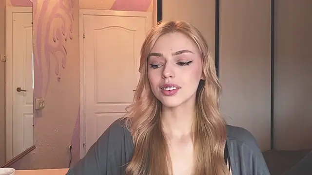 ScarlettRosy online show from May 8, 2026, 4:38 am