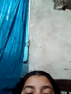 Snapshot of Soy_sashaa chatting on May 3, 2026, 7:28 pm Soy sashaa online show from May 3, 2026, 7:28 pm