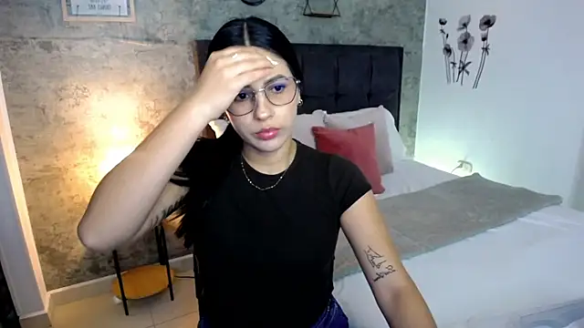 isa cruzx online show from May 15, 2026, 9:35 pm