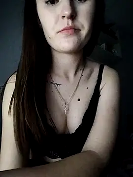 Kamila lov online show from May 11, 2026, 6:49 pm