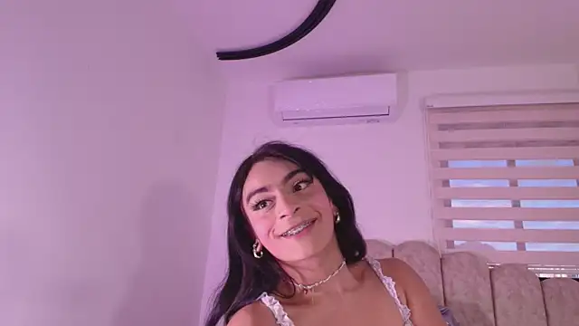 Malaia thompson  online show from June 16, 2026, 11:54 am