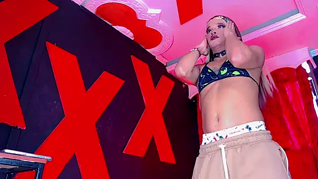 Mia Colucci25 online show from July 29, 2026, 12:26 pm