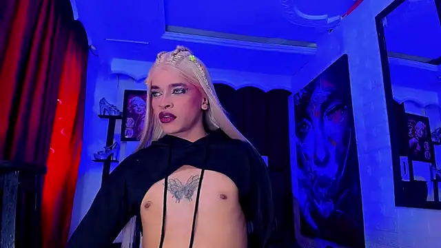 Mia Colucci25 online show from June 14, 2026, 6:42 pm