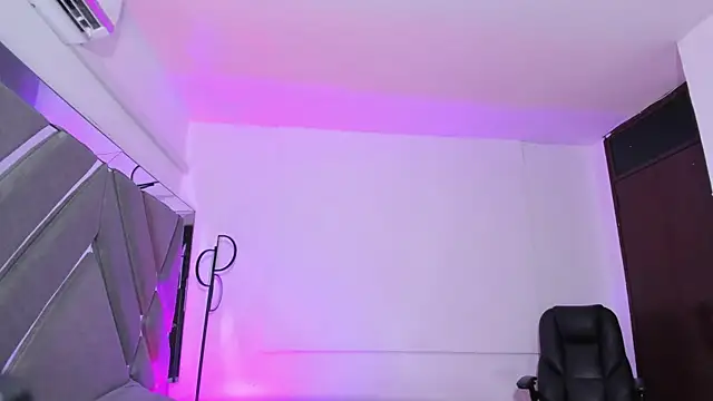 AmaraLewis online show from May 14, 2026, 12:46 pm