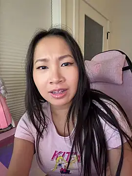 petiteTai online show from June 27, 2026, 3:01 am