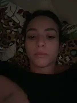 MartinadeCaxias online show from May 17, 2026, 11:54 am