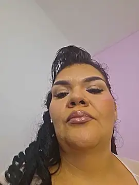 Snapshot of DiosaBelle chatting on June 30, 2026, 1:38 am DiosaBelle online show from June 30, 2026, 1:38 am