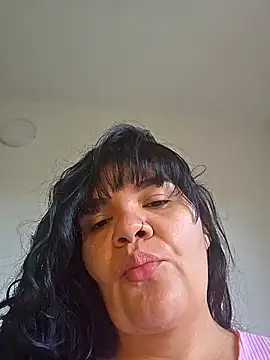Snapshot of DiosaBelle chatting on June 21, 2026, 8:47 pm DiosaBelle online show from June 21, 2026, 8:47 pm