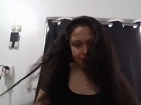 Snapshot of KeniaLuna chatting on July 30, 2026, 9:14 pm KeniaLuna online show from July 30, 2026, 9:14 pm