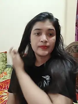 Joya-02 online show from May 18, 2026, 6:34 pm