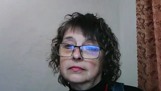 ElizabethGorden online show from June 3, 2026, 2:33 pm