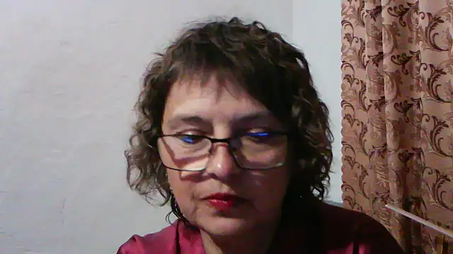 ElizabethGorden online show from June 11, 2026, 6:27 pm