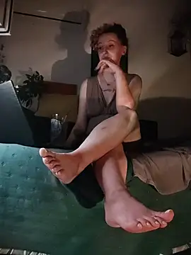 Goddessm00n1 online show from July 2, 2026, 9:32 pm
