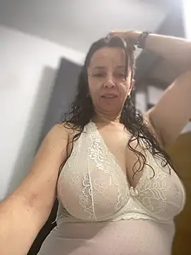 Soy Camila8 online show from June 3, 2026, 1:17 am