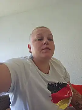 Lady Peggi online show from June 14, 2026, 9:21 am