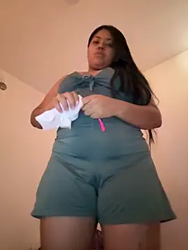lucybumby online show from May 4, 2026, 3:37 pm