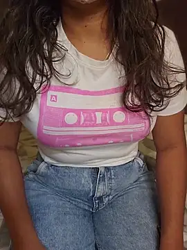 sluttytitties69 online show from June 14, 2026, 9:32 am